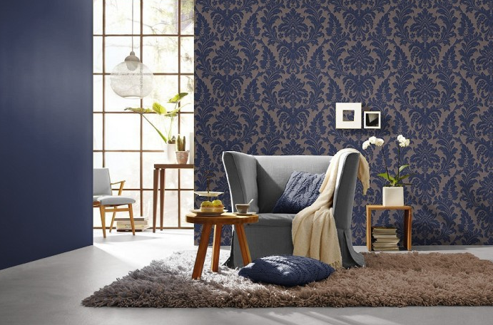 Wandafwerking en behangdetail in een verzorgd interieur
